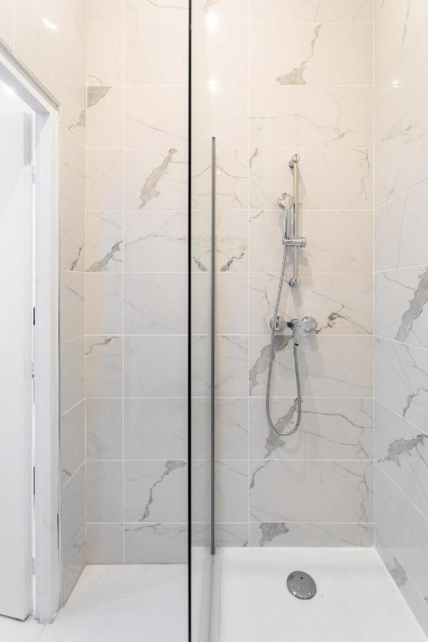 Love Room Jacuzzi Sauna Privatif Marseille Bagian luar foto