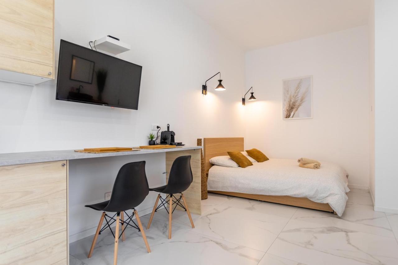 Love Room Jacuzzi Sauna Privatif Marseille Bagian luar foto